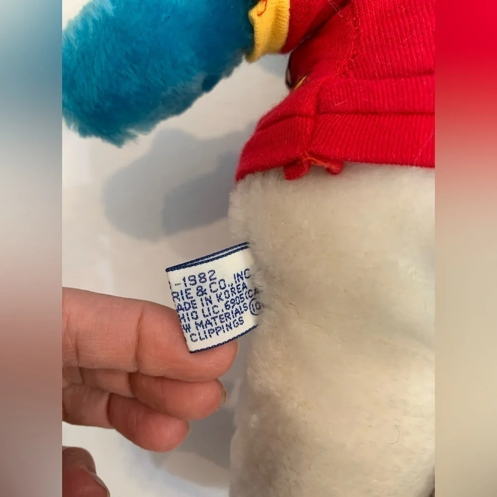 1982 SMURF Soccer Player Plush Toy SMURFEROOS Peyo Wallace Berrie World Cup